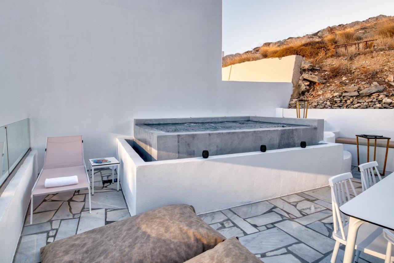 White Cliff Naousa Exterior photo